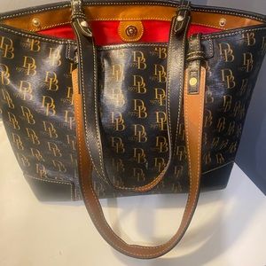 Dooney & Bourke spacious monogram tote.